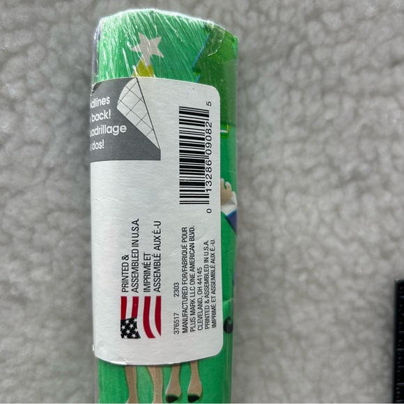 Rudolph Red Nosed Reindeer gift wrap 20 sq ft USA gridlines Christmas wrapping - Picture 3 of 10